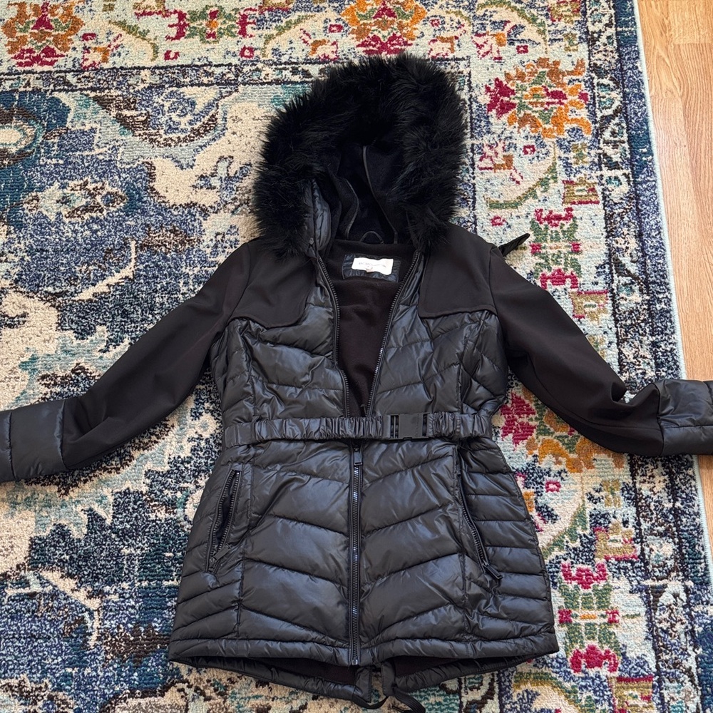 BCBG generation Women's Black Puffer belted Jacket with Faux Fur Hood small